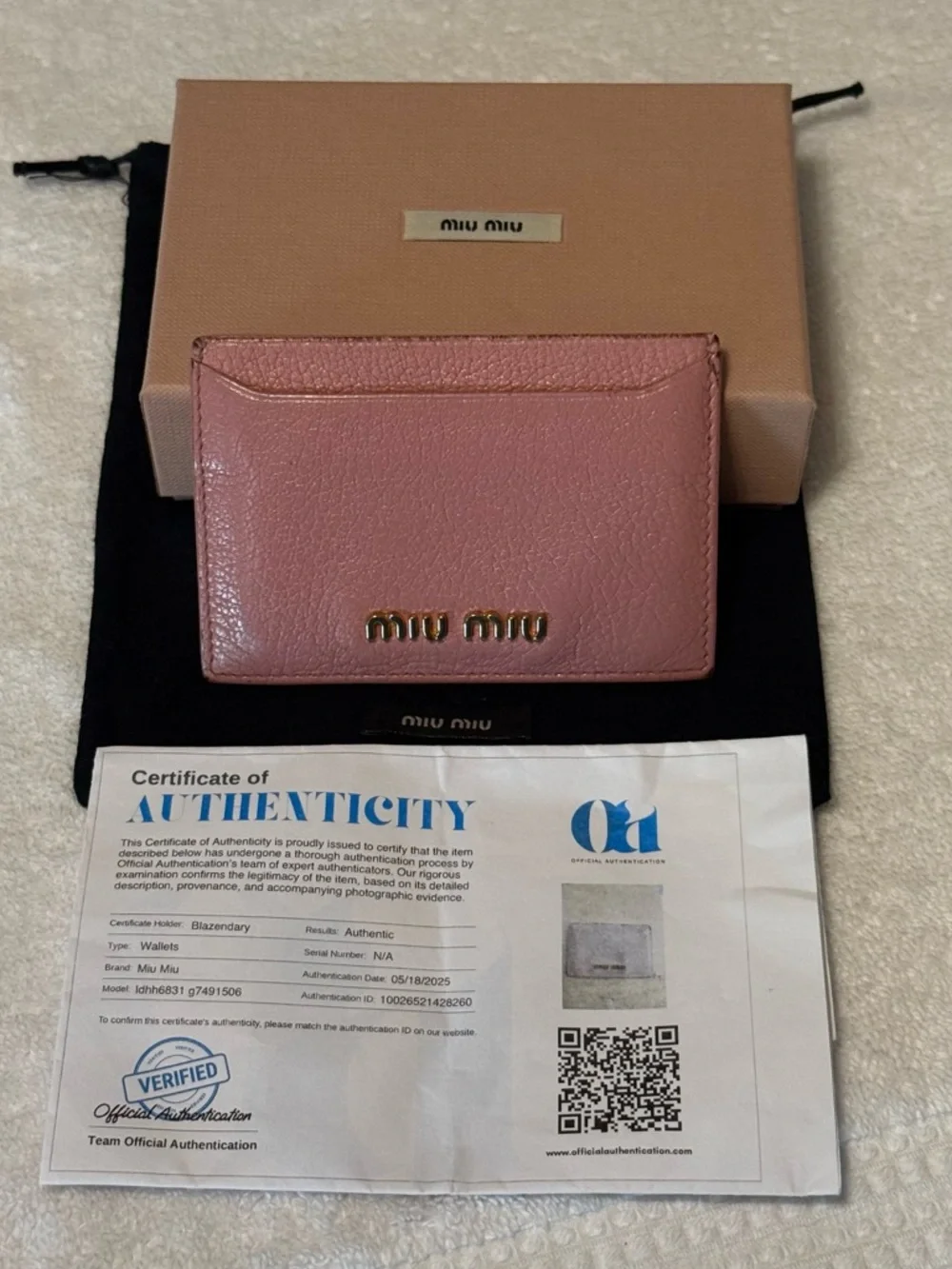 Miu Miu Rose Pink Leather Card Holder with Gold Logo - Picture 4 of 4